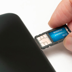 Kioxia microSDXC 128GB Class 10 U3 V30 A2 UHS-I με αντάπτορα